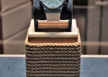 DESTINATION CAPRI, FOR A NEW LIMITED EDITION WATCH INSPIRED BY THE ICONIC ISLAND