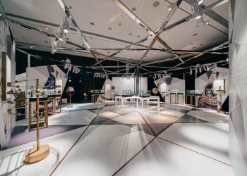 Vacheron Constantin showcases High Watchmaking virtuosity in the city of Hong Kong, with an exclusive unveiling of TIMEFLUX∞