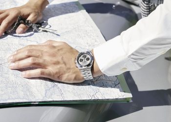 Overseas chronograph: sporty-chic in two-tone mode