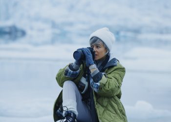 Zaria Forman is “One of Not Many” – The artist and explorer embodies the Overseas collection